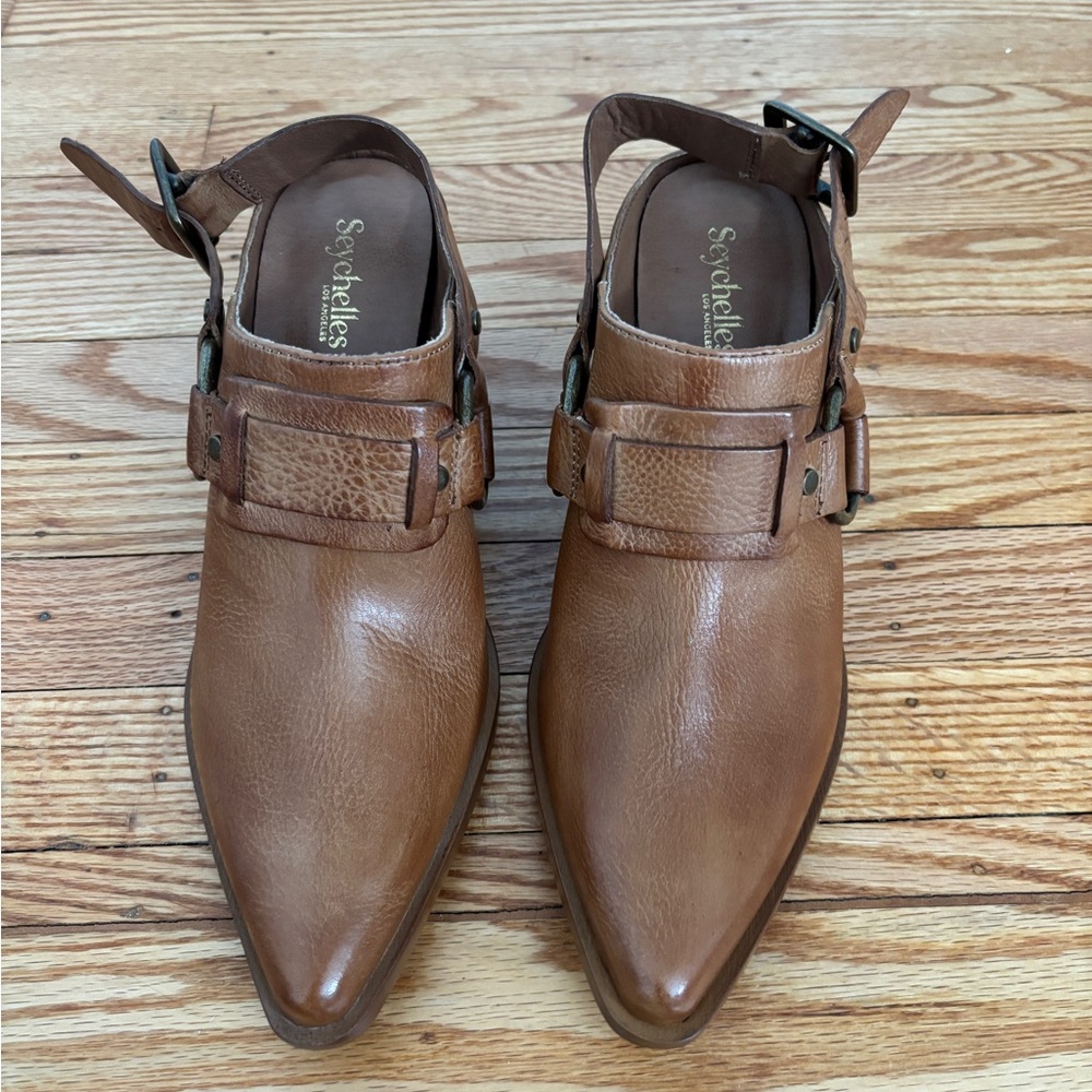 Seychelles Classified Leather tan sling back heel